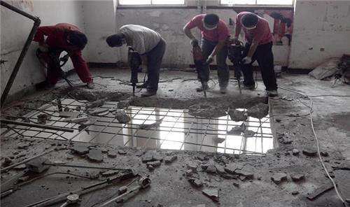 苏州房屋拆除后门窗玻璃安全清运指南(图1) 苏州房屋拆除后的门窗玻璃 该怎么安全清运