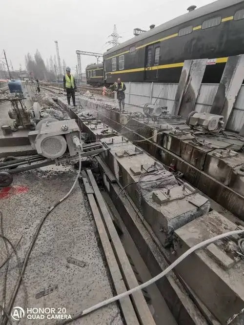 绳锯静力切割拆除桥梁