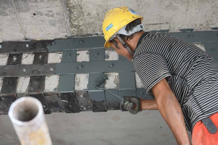 北京梁底粘钢板加固