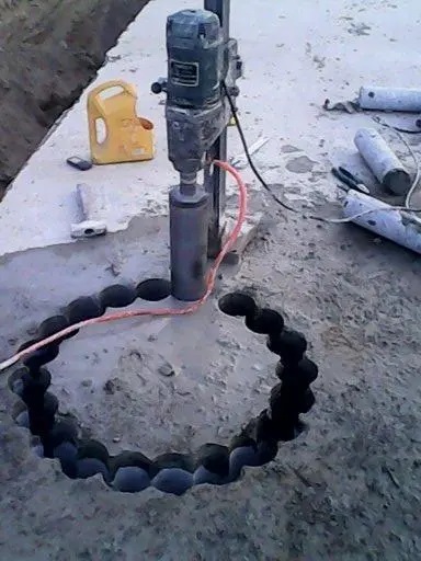 水泥地面水钻钻孔