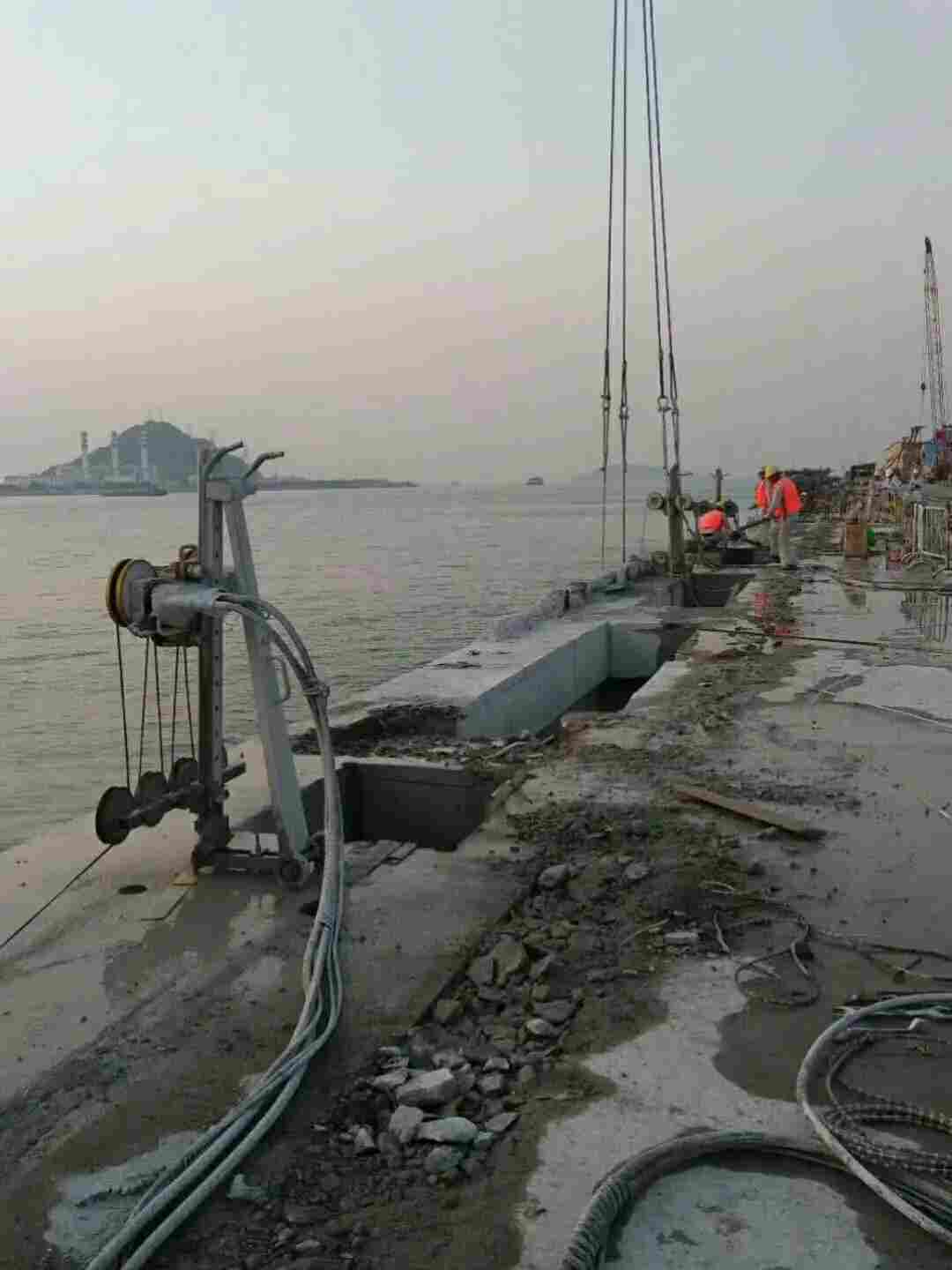 桥梁拆除绳锯切割 北京华盛康达静力拆除更靠谱